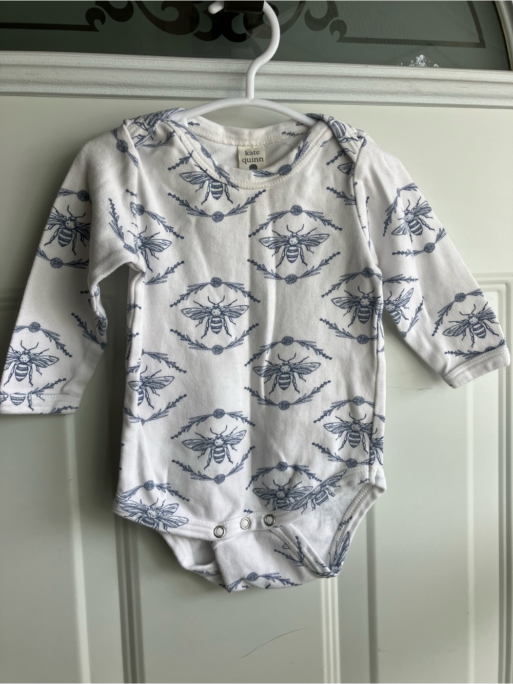 Kate Quinn white blue bee print bodysuit 100% organic cotton 6-12 months